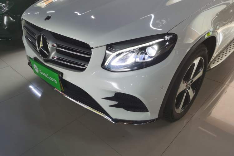 Used Mercedes-Benz GLC 2018 Facelift GLC 260 4MATIC Luxury Edition
