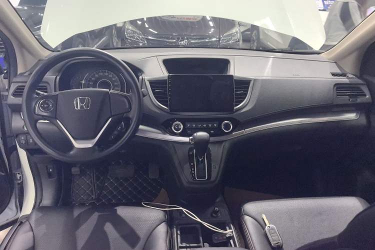 Used Honda CR-V 2016 2.0L Two-Wheel Drive Classic Edition Center Console