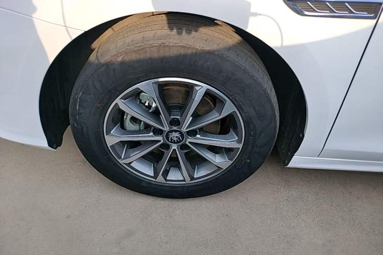 Used BYD Qin PLUS 2024 HONOR Edition DM-i 55KM Leading Model Left Front Wheel Hub