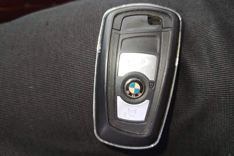 Used BMW 3 Series 2016 316i Fashion Model Vehicle Key
