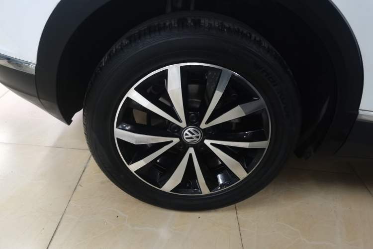 Used Volkswagen T-ROC 2018 280TSI DSG Four-Wheel Drive Comfort Version China V Standard
