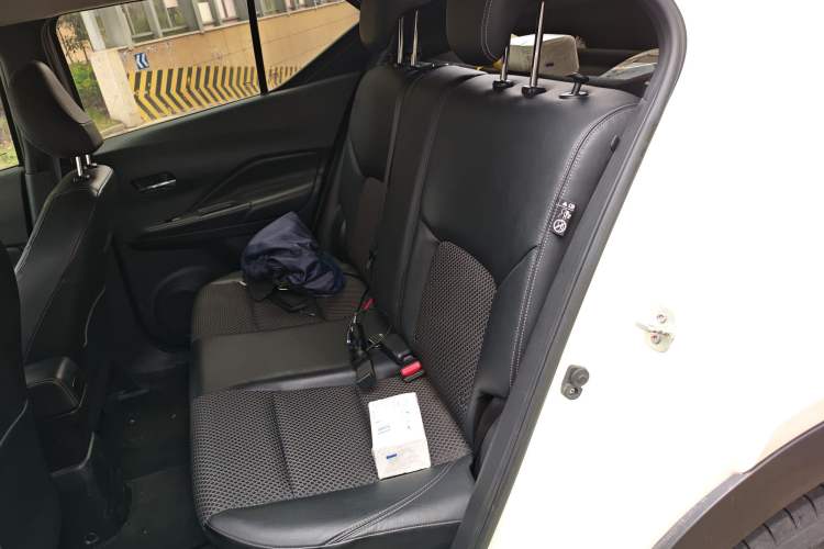 Used Nissan Kicks 2019 1.5L CVT Smart Connect Luxury Edition
