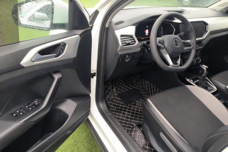 Used Volkswagen Tacqua 2023 200TSI DSG Joy-Connect Edition