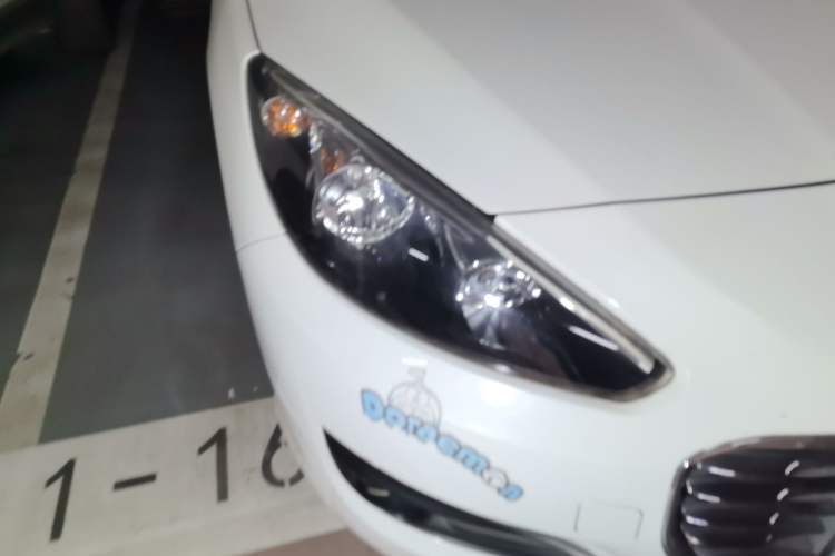 Used Peugeot 308 2013 1.6L Automatic YouShang Model Right Front Headlight