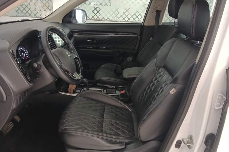 Used Mitsubishi Outlander 2021 Revised Version 2.0L Two-Wheel Drive Enjoyment Edition 5 Seats Left Front Seat