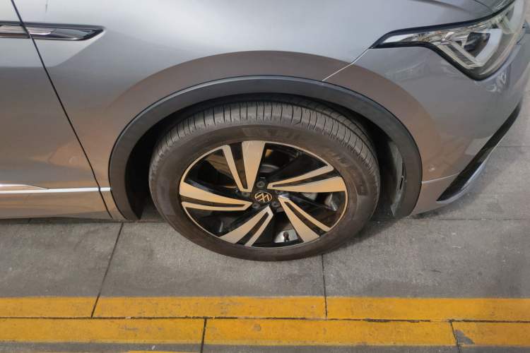 Used Volkswagen Tiguan X 2022 330TSI Two-Wheel-Drive Flagship Edition Right Front Wheel Hub