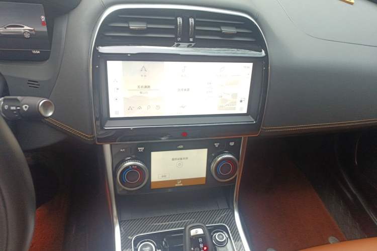 Used Jaguar XEL 2024 2.0T 250 PS R-DYNAMIC S Ebony Black Sport Edition Audio And AC Panel