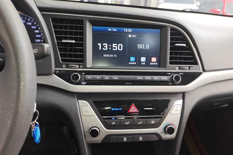 Used Hyundai Elantra (6th Generation / Lingdong) 2016 1.6L Automatic ZhiXuan – Elite Version Audio And AC Panel