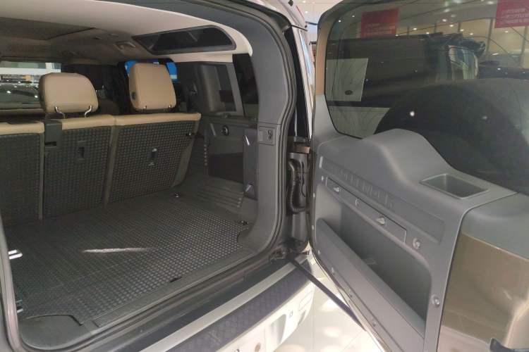 Used Land Rover Defender 2020 110 P400 Dark Special Edition Trunk