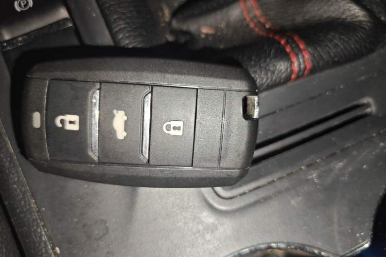 Used CHANGAN CS75 2016 2.0L Manual Luxury Version China V Standard Vehicle Key