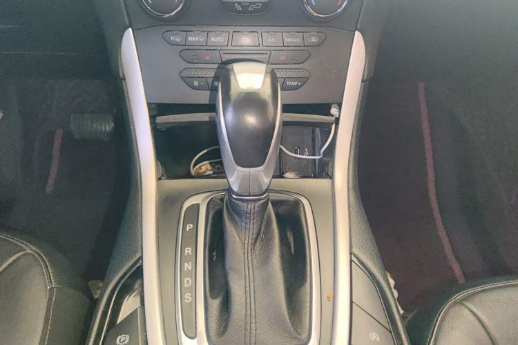 Used Ford Edge 2018 EcoBoost 245 Two-Wheel-Drive Platinum Edition 7-Seater China V Emission Standard