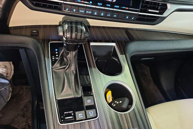 Used Toyota SIENNA 2021 2.5L Hybrid Premium Edition