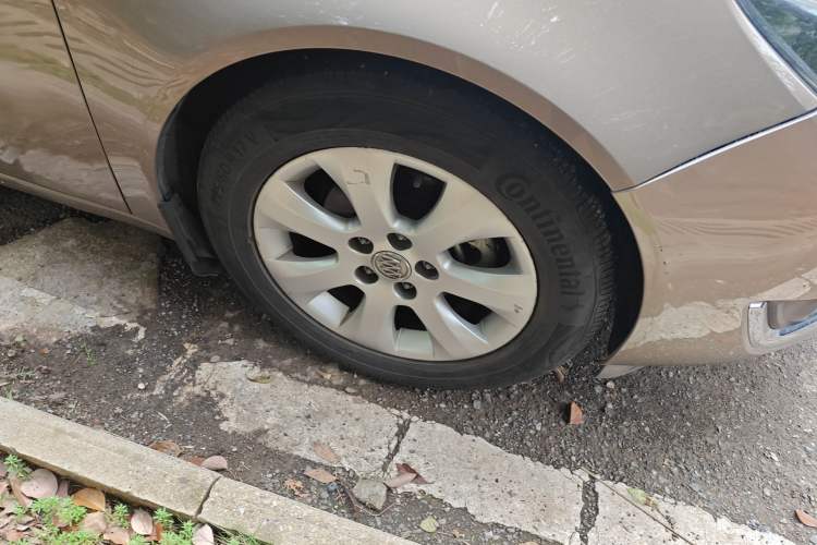 Used Buick Regal 2015 2.0L Leading Fashion Edition Right Front Wheel Hub