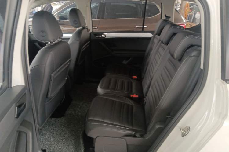 Used Volkswagen Touran 2021 Volkswagen Touran L 280TSI DSG Style Edition 7 Seats
