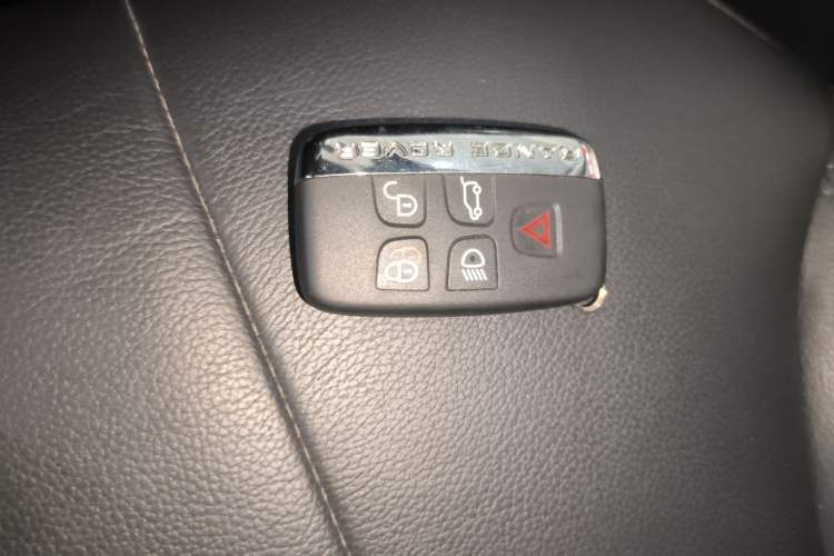 Used Land Rover Range Evoque 2018 240 PS SE Smart Brilliance Edition