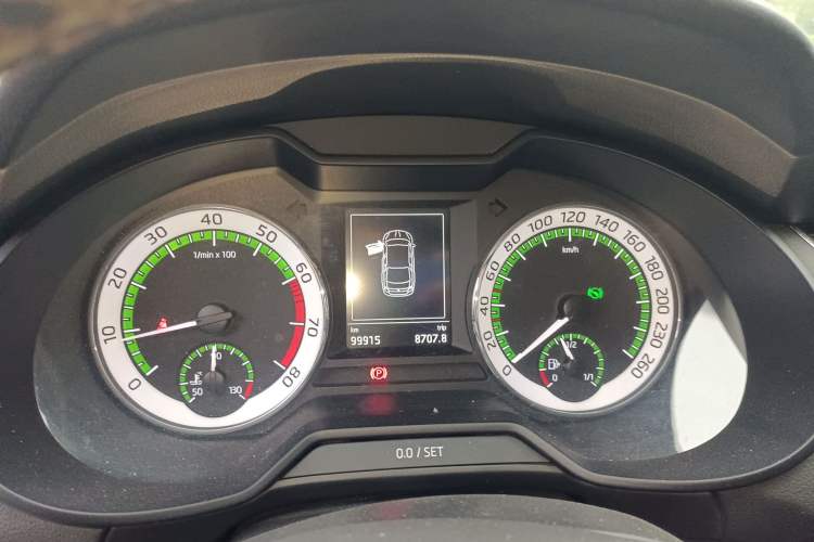 Used Skoda Octavia 2019 1.5L Automatic Smart Drive Luxury Edition China VI Standard Instrument Cluster