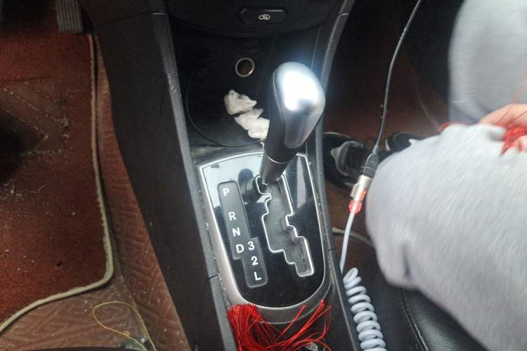 Used Hyundai Verna Ray 2014 1.6L Automatic TOP Gear Lever