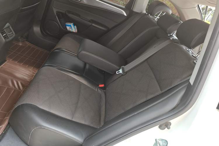 Used Honda Jade 2014 1.8L Automatic Comfort Elite Version 5 Seats