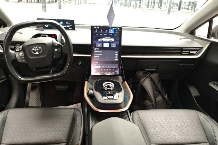 Used Toyota bZ3 2023 616 km Long-Range Premium
