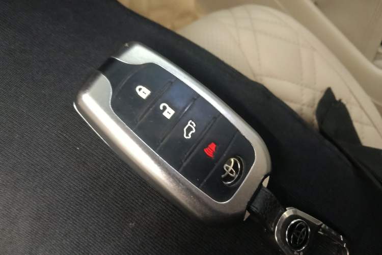 Used Toyota Land Cruiser  Vehicle Key