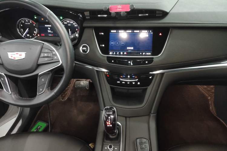 Used Cadillac XT5 2021 28T Luxury Model