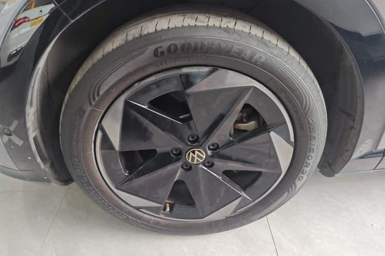 Used Volkswagen ID.UNYX 2024 Revised Pro Long-Range Version Left Front Wheel Hub