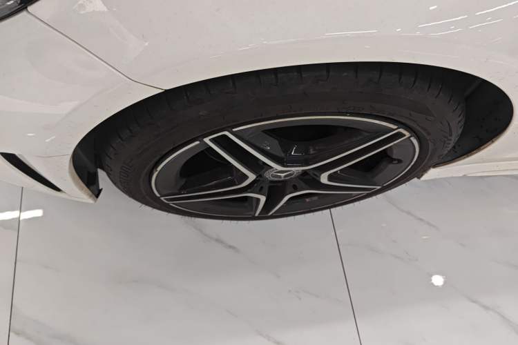 Used Mercedes-Benz C-Class 2019 C 260 Coupe Left Front Wheel Hub