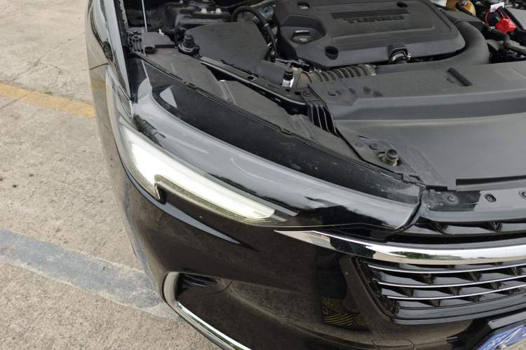 Used Buick Envision 2021 Encore Plus 652T Five-Seat All-Wheel-Drive Luxury Model
