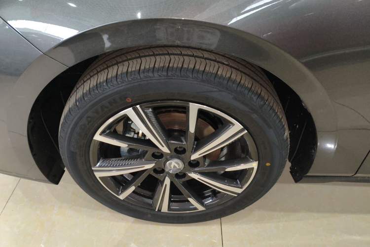 Used CHANGAN Eado 2025 Blue Whale 1.5T 500Bar Prestige Model