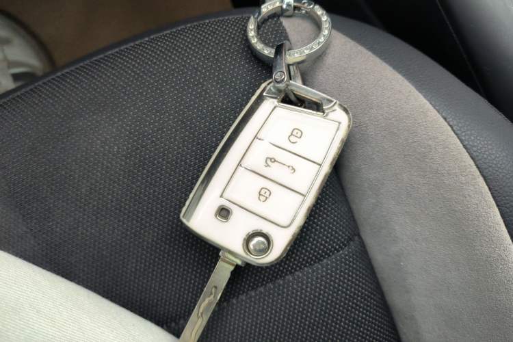 Used Volkswagen T-ROC 2018 230TSI DSG Two-Wheel Drive Advanced Version China V Standard
