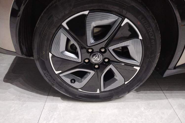 Used Toyota bZ3 2023 616 km Long-Range Premium
