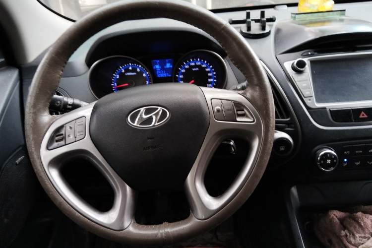 Used Hyundai ix35 2010 2.0L Manual Two-Wheel Drive New Edition GL
