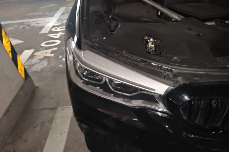 Used BMW 5 Series 2020 530Li Luxury Edition M Sport Package Right Front Headlight