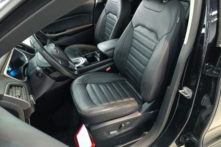 Used Ford Edge 2018 Facelifted EcoBoost 245 Two-Wheel-Drive Platinum Edition 5 Seats China V Emission Standard