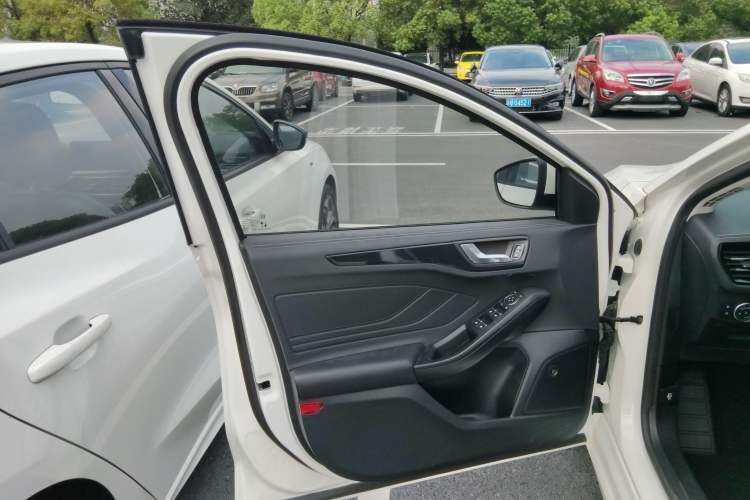 Used Ford Focus 2021 Hatchback EcoBoost 180 Automatic Titanium Edition