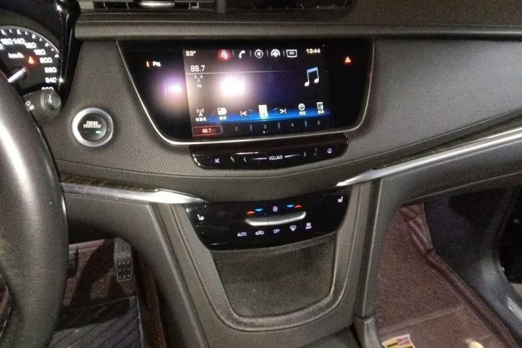 Used Cadillac XT5 2018 25T Luxury Model
