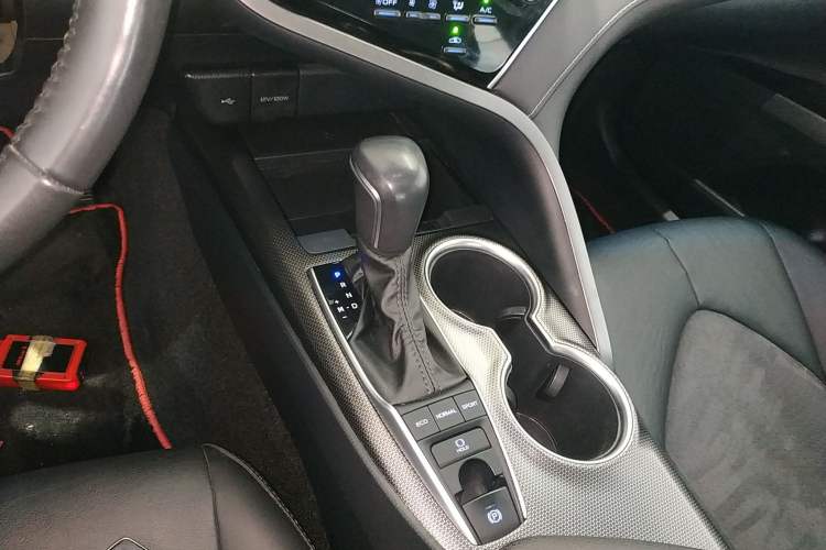 Used Toyota Camry 2021 2.0S FENGSHANG Edition
