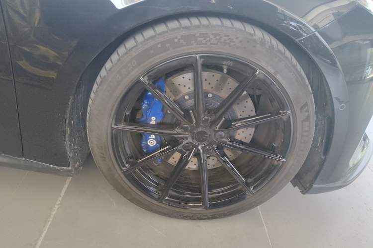 Used Nio ET5T 2023 75 kWh Touring Right Front Wheel Hub