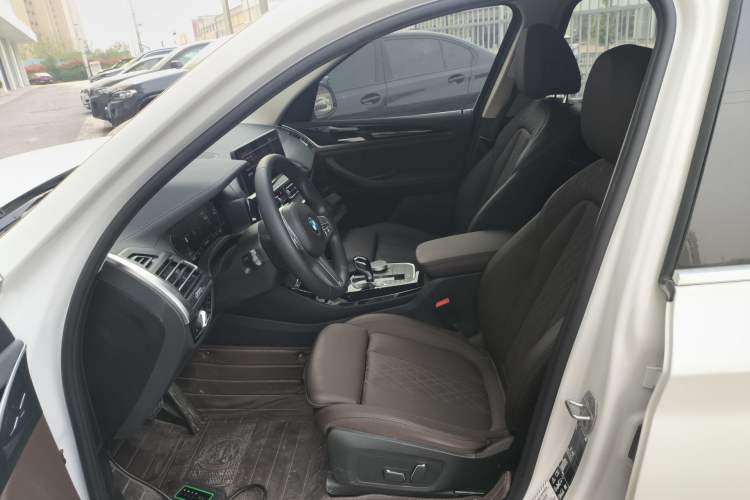 Used BMW X3 2023 xDrive25i M Sport Package Left Front Seat