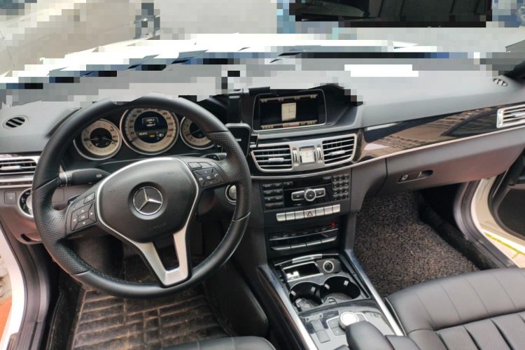 Used Mercedes-Benz E-Class 2015 E 260 L Sport Edition Center Console