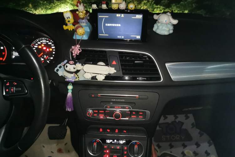 Used Audi Q3 2016 30 TFSI Fashion Model Audio And AC Panel