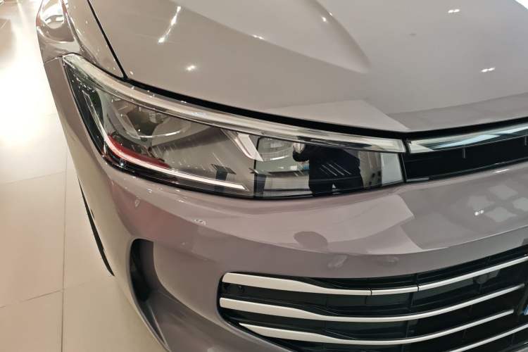 Used Volkswagen Passat 2025 Pro 380TSI Dragon Supreme Edition Right Front Headlight