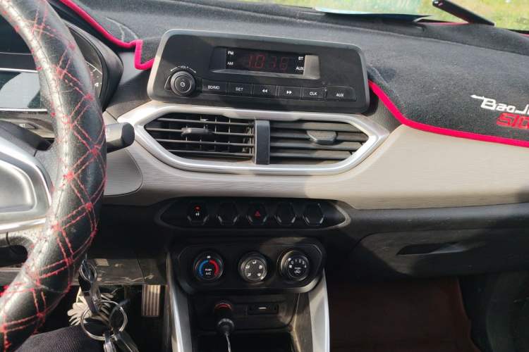 Used Baojun 510 2017 1.5L manual Comfort trim