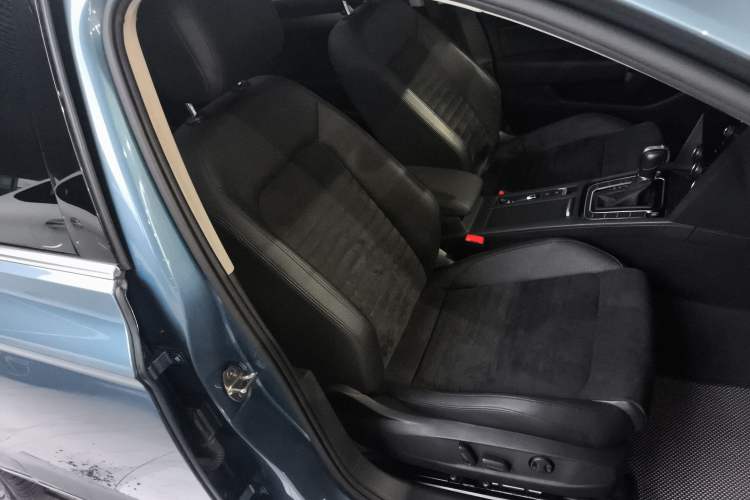 Used Volkswagen Variant 2018 380TSI Two-Wheel Drive Comfort Edition
