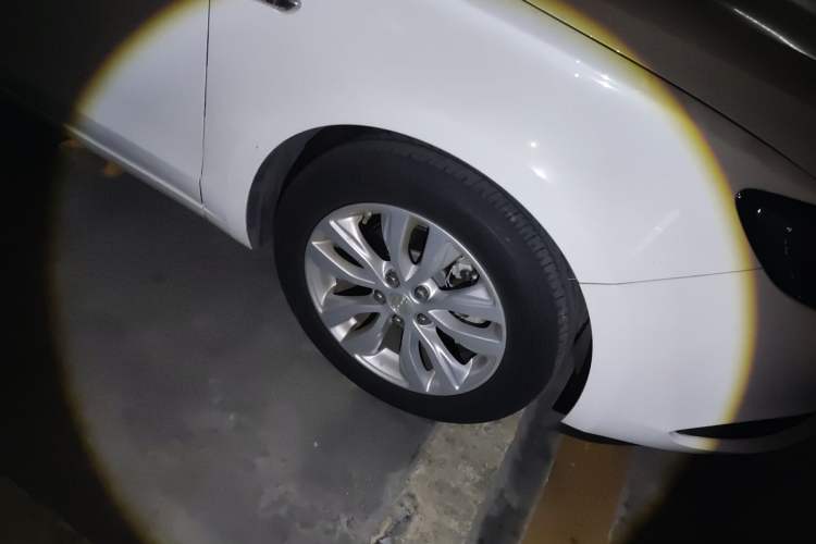 Used Buick GT 2021 Revised Version Flagship 1.5L Automatic Elite Edition Right Front Wheel Hub