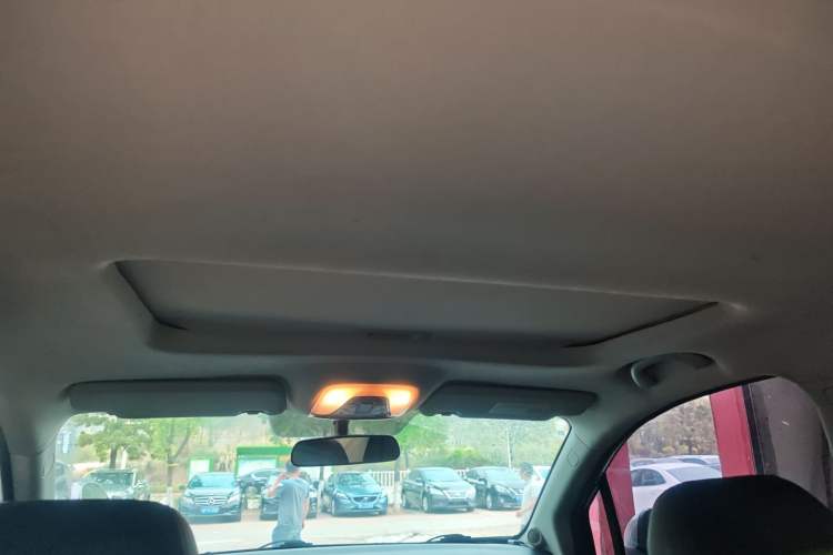 Used GAC Trumpchi GS4 2015 200T G-DCT Elite Edition Headliner