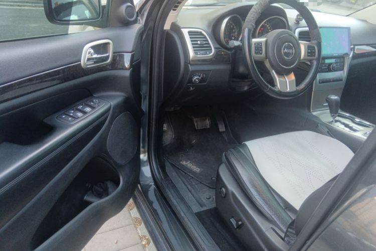 Used Jeep Grand Cherokee 2011 3.6L Comfort Edition
