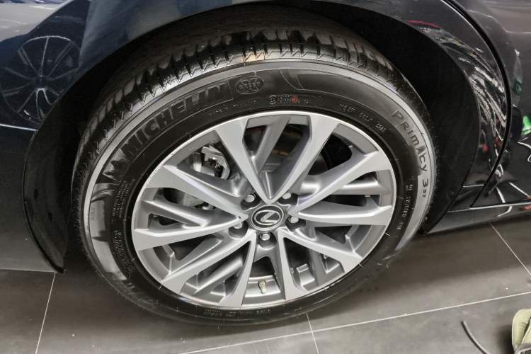 Used Lexus ES 2023 200 Excellence Edition