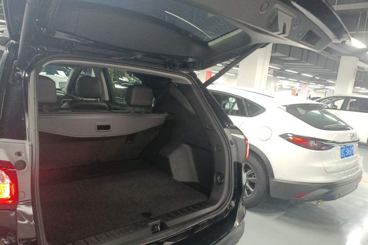 Used Chevrolet Equinox 2019 535T Automatic YuJie Edition China V Standard Trunk