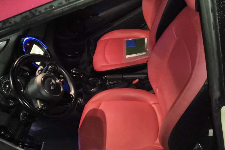 Used MINI 2014 1.5T COOPER Fun
